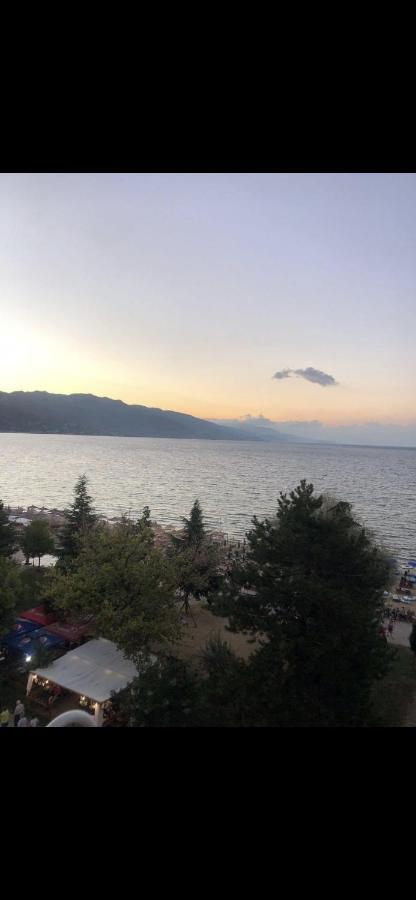 Lake View Apartment Pogradec Exterior photo